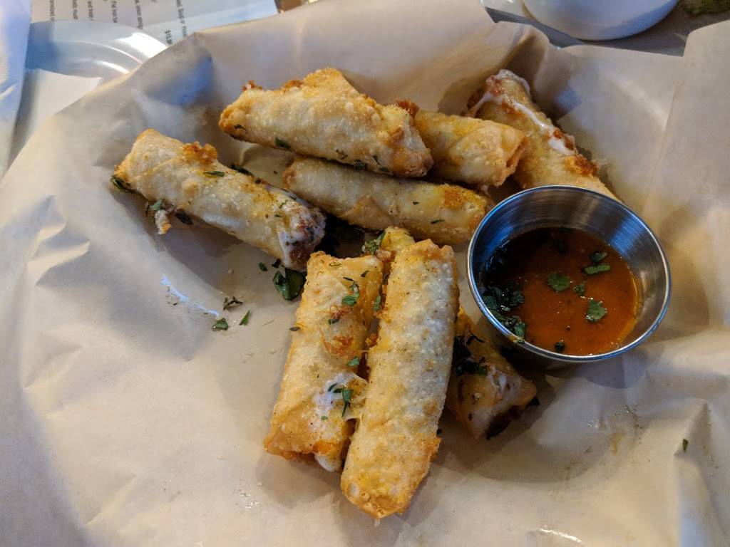 Flat Iron Tap | restaurant | 2007, 150 Center St, Lake Geneva, WI 53147, USA | 2628124064 OR +1 262-812-4064