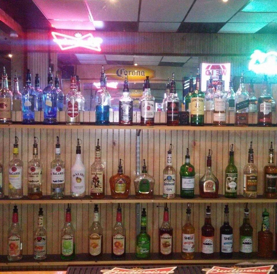 State Line Bar and Grill | restaurant | 1809 US-321, Bowling Green, SC 29703, USA | 8036100295 OR +1 803-610-0295