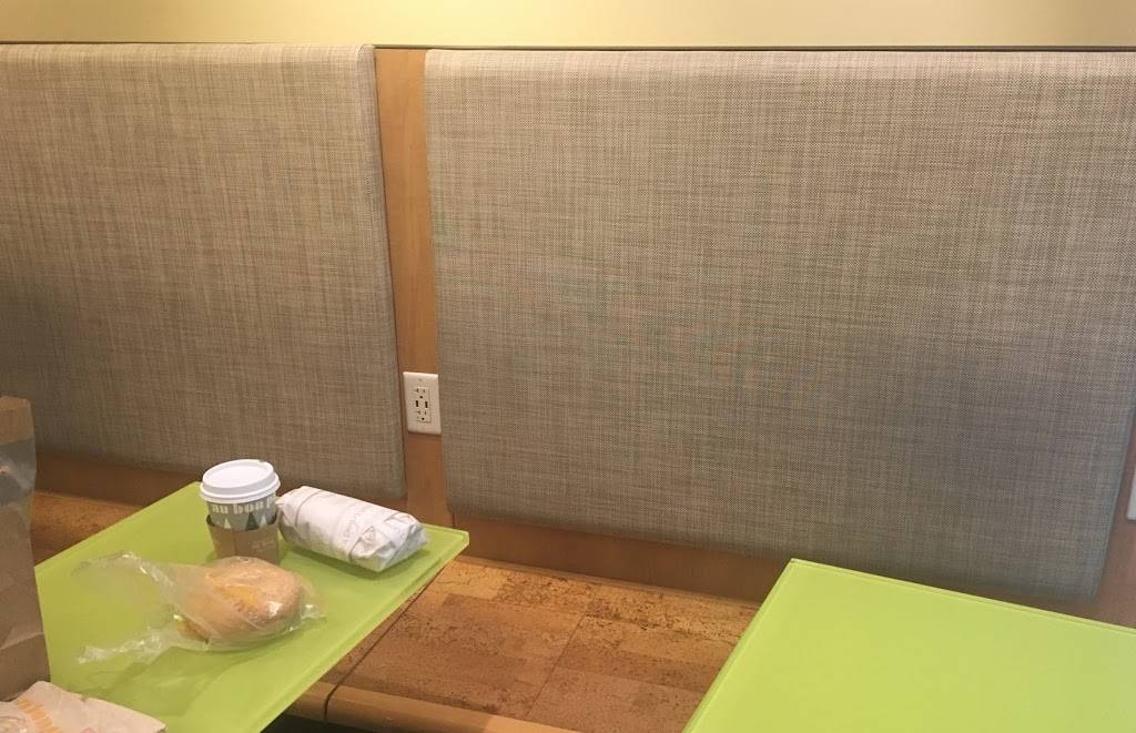 Au Bon Pain | cafe | 703 Main St, Paterson, NJ 07503, USA | 9732784162 OR +1 973-278-4162