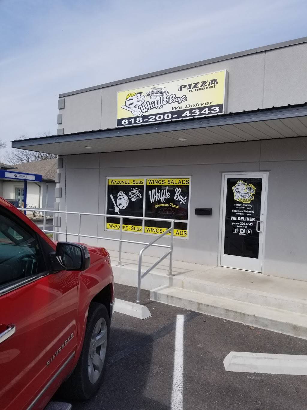 Whiffle Boys Pizza | restaurant | 601 W Main St, Benton, IL 62812, USA | 6182004343 OR +1 618-200-4343