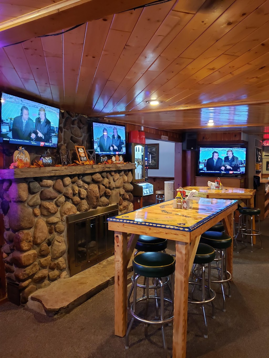 Ciras Red, White & Brew Bar | restaurant | 1175 Old Hwy 70, St Germain, WI 54558, USA | 7154797078 OR +1 715-479-7078