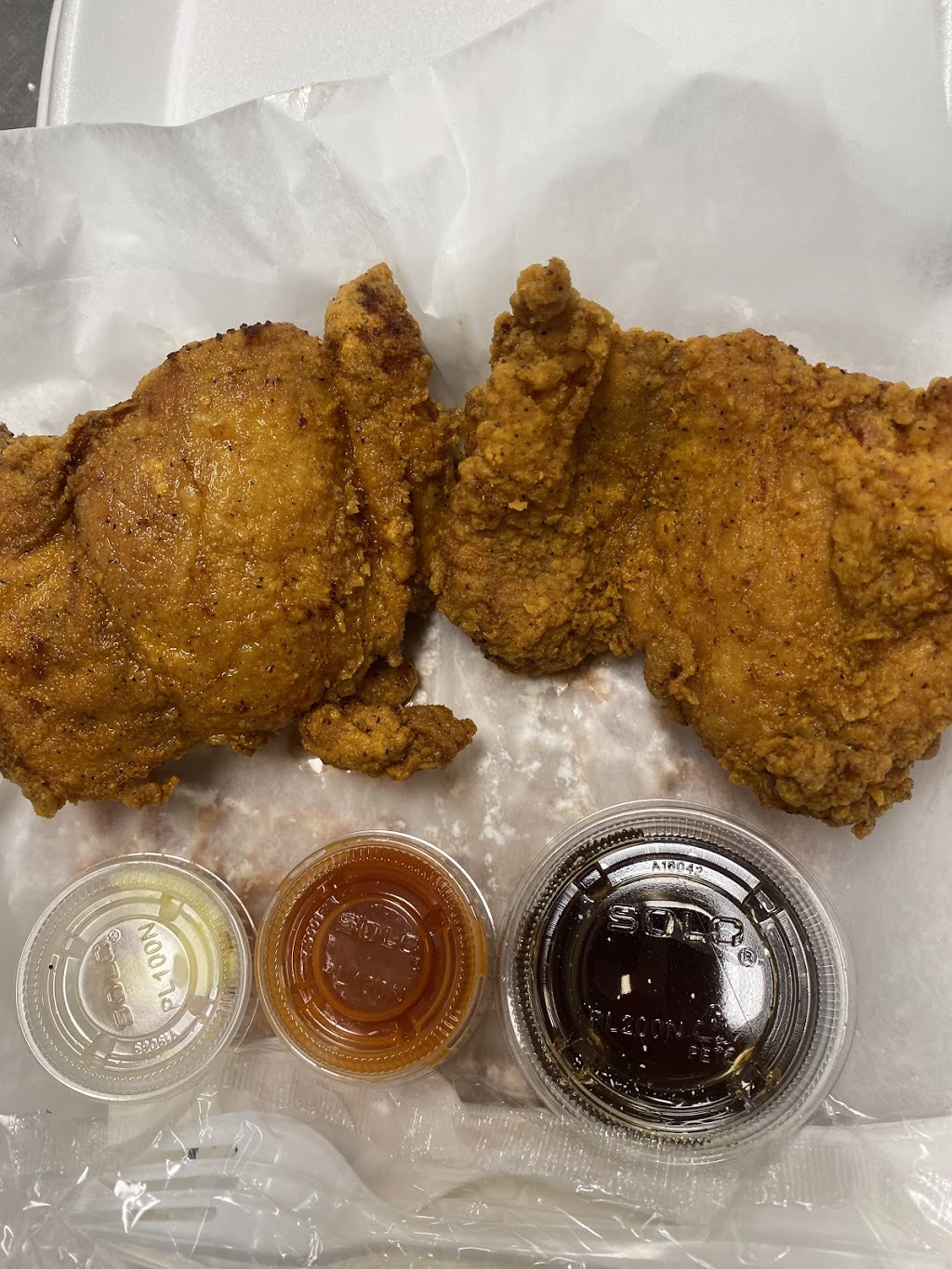 Carolina Chicken & Waffles | restaurant | 422 Bridge St, Washington, NC 27889, USA | 2528330129 OR +1 252-833-0129