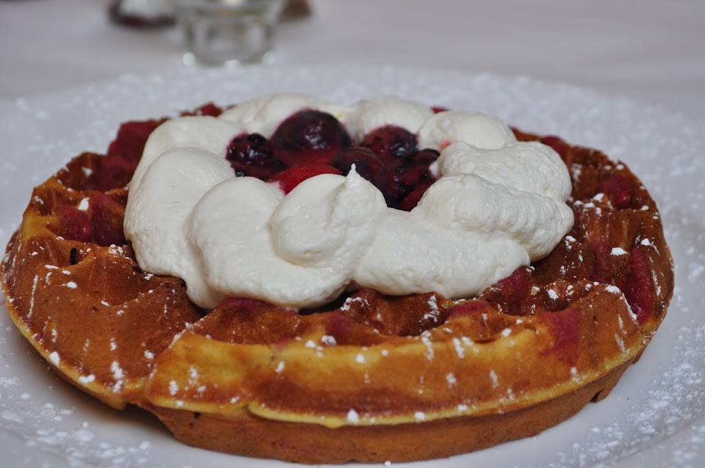 Cecelias Ristorante & Martini Bar | restaurant | 716 Elmwood Ave, Buffalo, NY 14222, USA | 7168838066 OR +1 716-883-8066