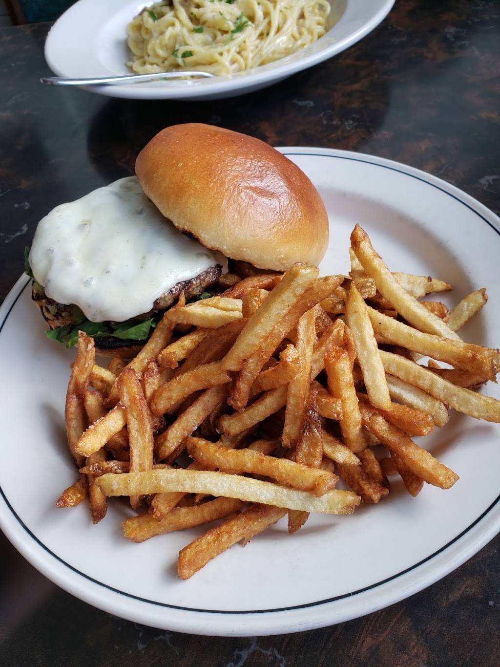 Bella Bistro | restaurant | 4050 Bath Rd, Kingston, ON K7M 4Y4, Canada | 6136344050 OR +1 613-634-4050