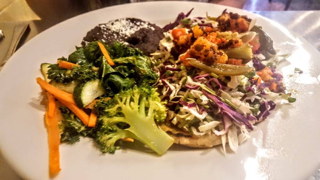 Magas Restaurant | restaurant | 1123 Dumble St, Houston, TX 77023, USA | 7134850555 OR +1 713-485-0555