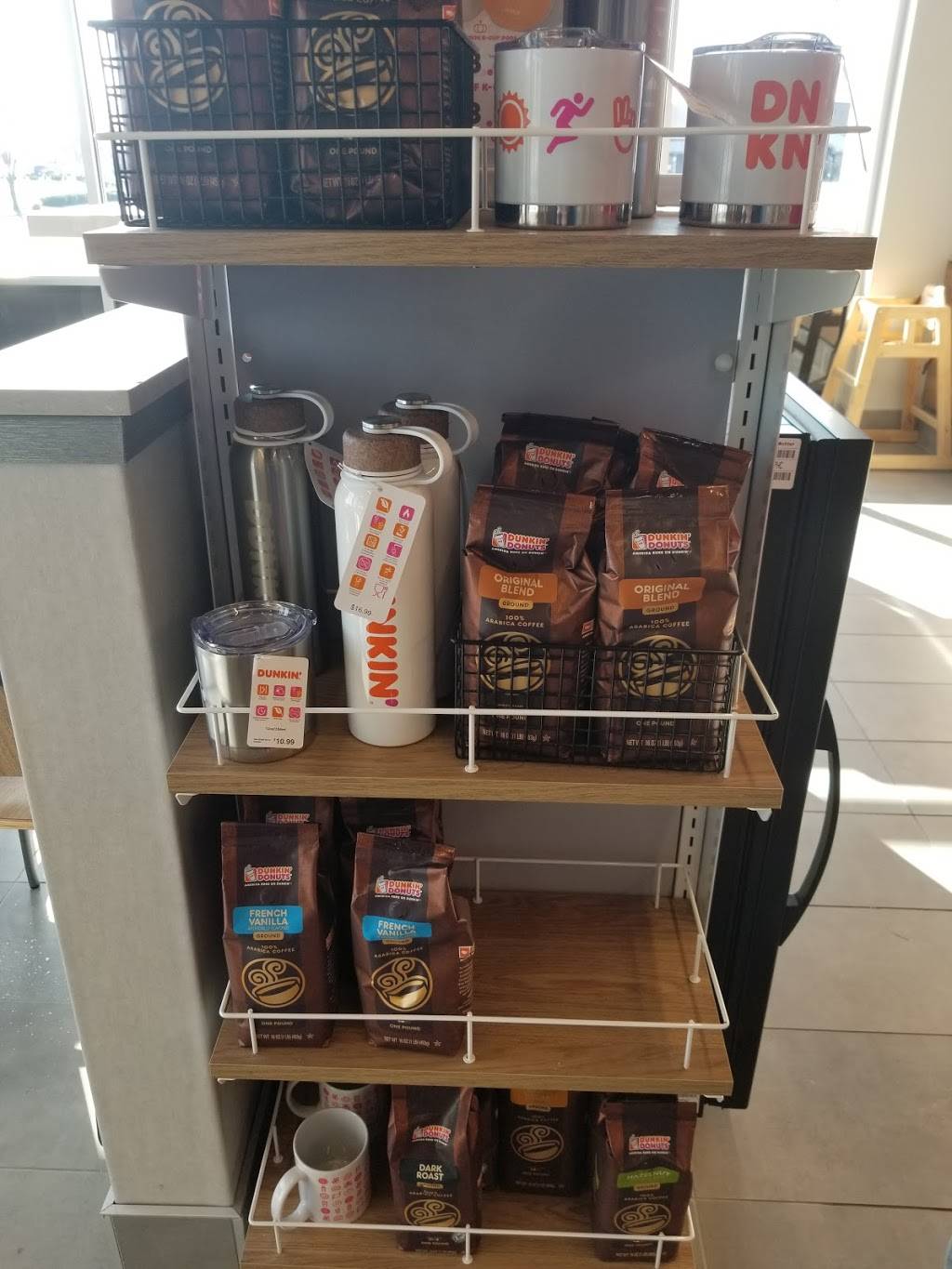 Dunkin | bakery | 1490 Oneida St, Menasha, WI 54915, USA | 9207400221 OR +1 920-740-0221