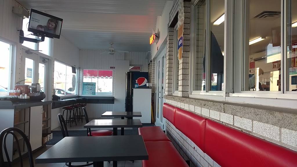 Le Mont Blanc | restaurant | 735 Avenue Champlain, Disraeli, QC G0N 1E0, Canada | 4184431206 OR +1 418-443-1206