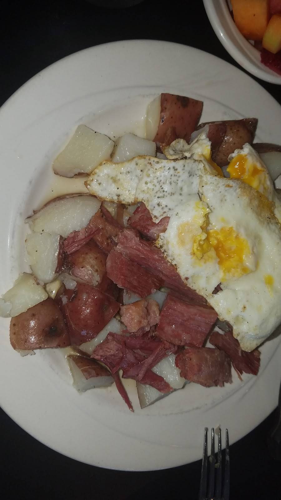 Pamelas Bar And Grille | restaurant | N7640 County Rd WH, Fond du Lac, WI 54937, USA | 9209335501 OR +1 920-933-5501