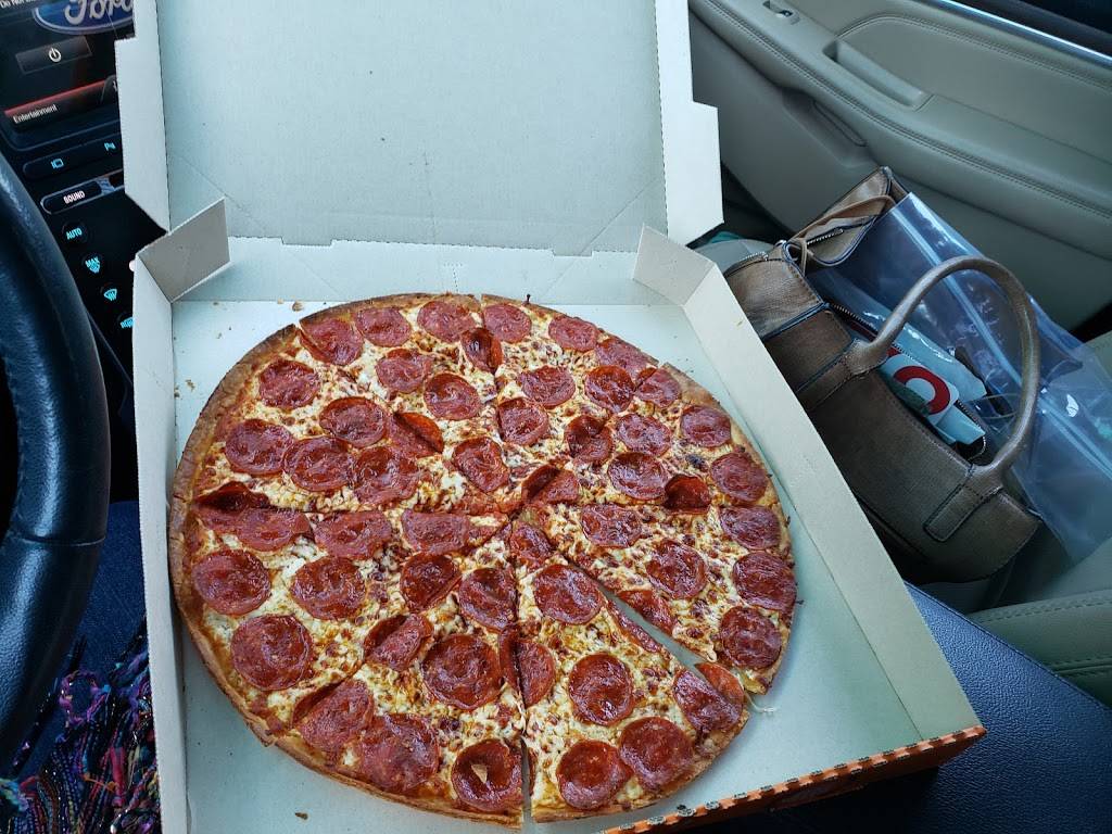 Little Caesars Pizza | meal takeaway | 217 E Main St, Havelock, NC 28532, USA | 2524475600 OR +1 252-447-5600