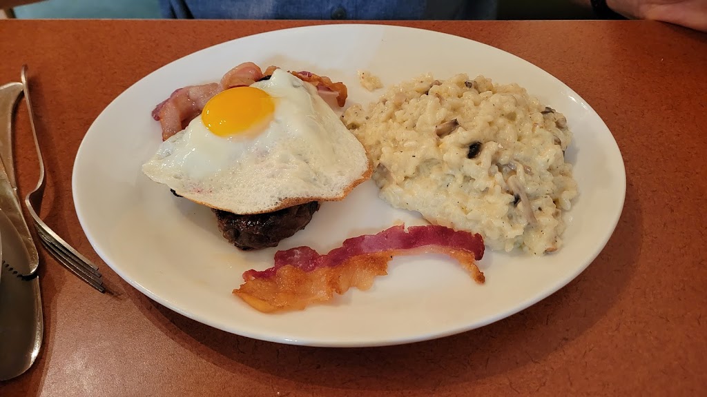 The Brick House | restaurant | 201 E Main St, Ada, OK 74820, USA | 5804537006 OR +1 580-453-7006