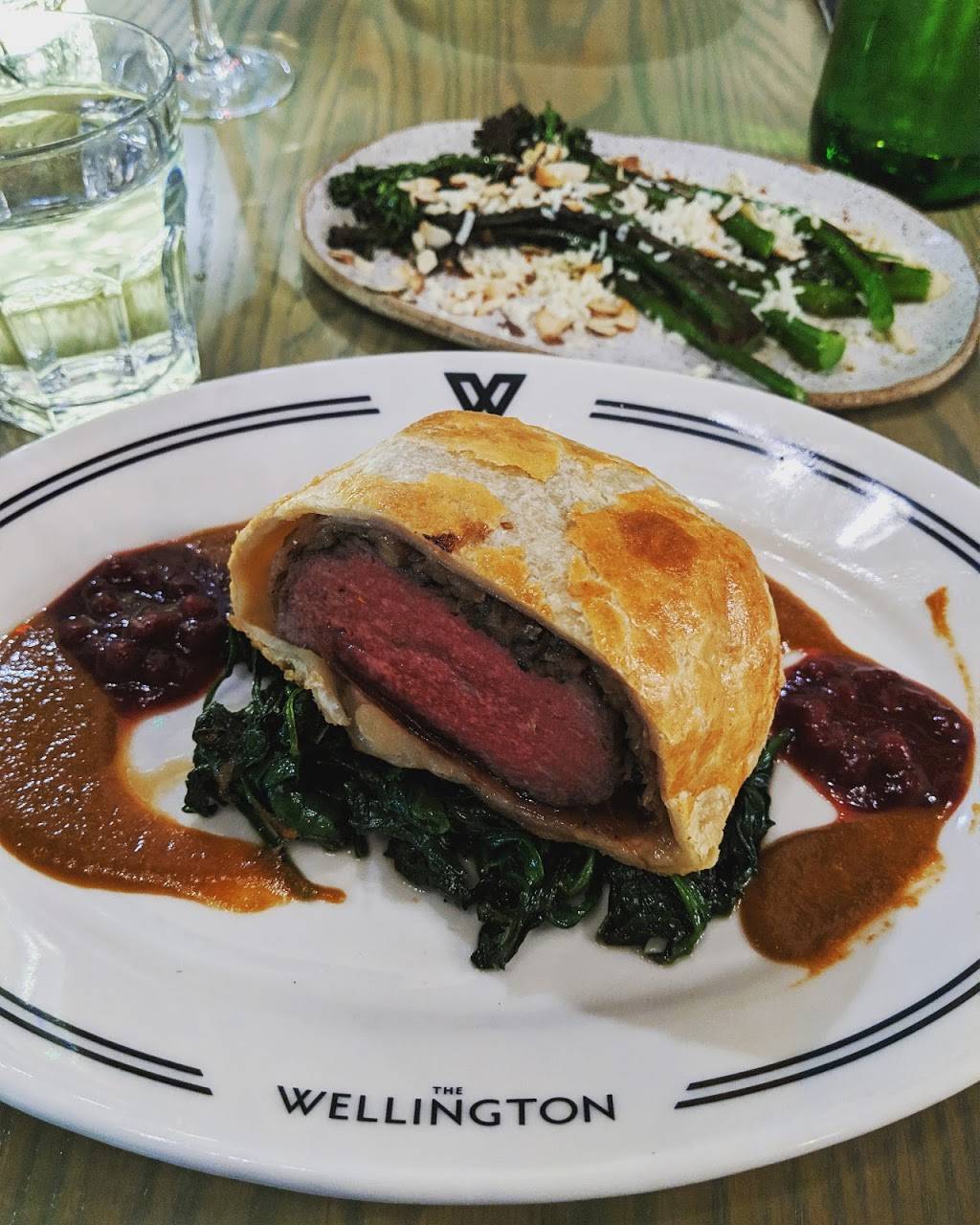 The Wellington | restaurant | 75 Leonard St, Belmont, MA 02478, USA | 6179321750 OR +1 617-932-1750