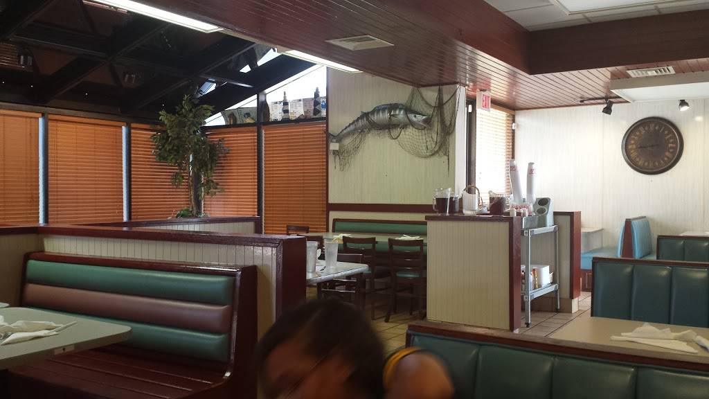 Captn Petes Seafood Restaurant | cafe | 5 Island Ford Rd, Maiden, NC 28650, USA | 8284286080 OR +1 828-428-6080