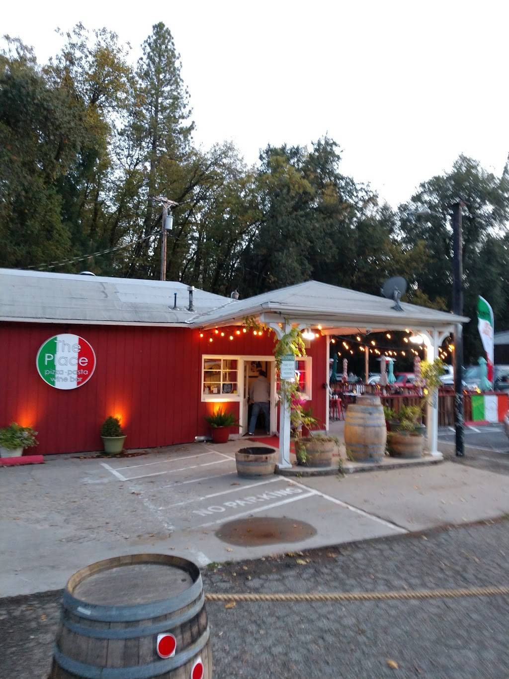 The "Little Italian" Place | restaurant | 2530 Pleasant Valley Rd, Placerville, CA 95667, USA | 5306211680 OR +1 530-621-1680