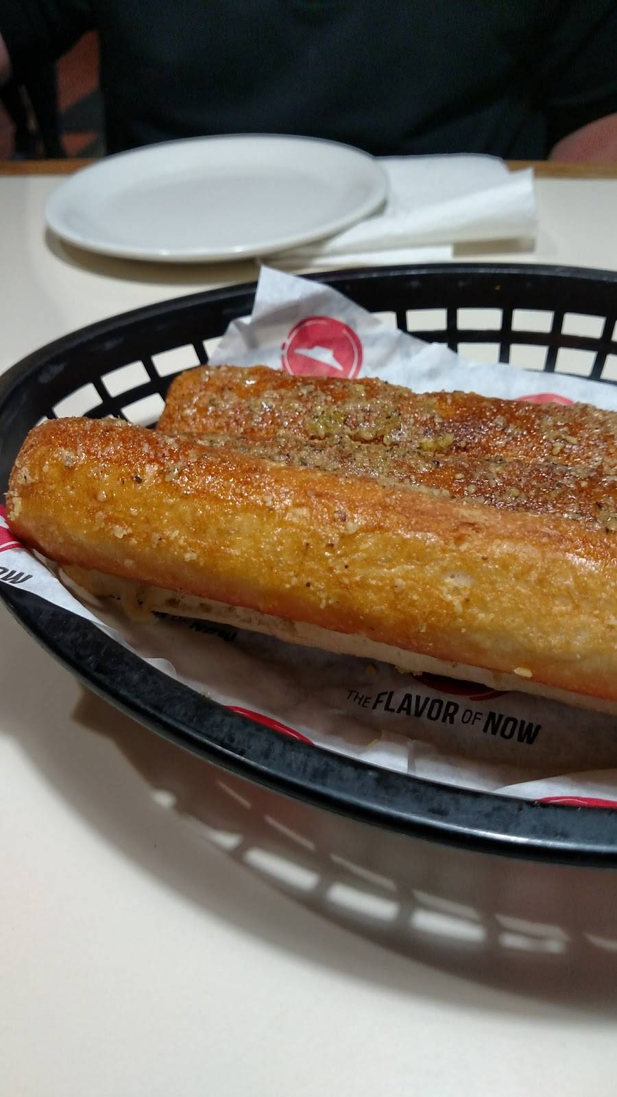 Pizza Hut | restaurant | 715 N Main St, Crown Point, IN 46307, USA | 2196638838 OR +1 219-663-8838