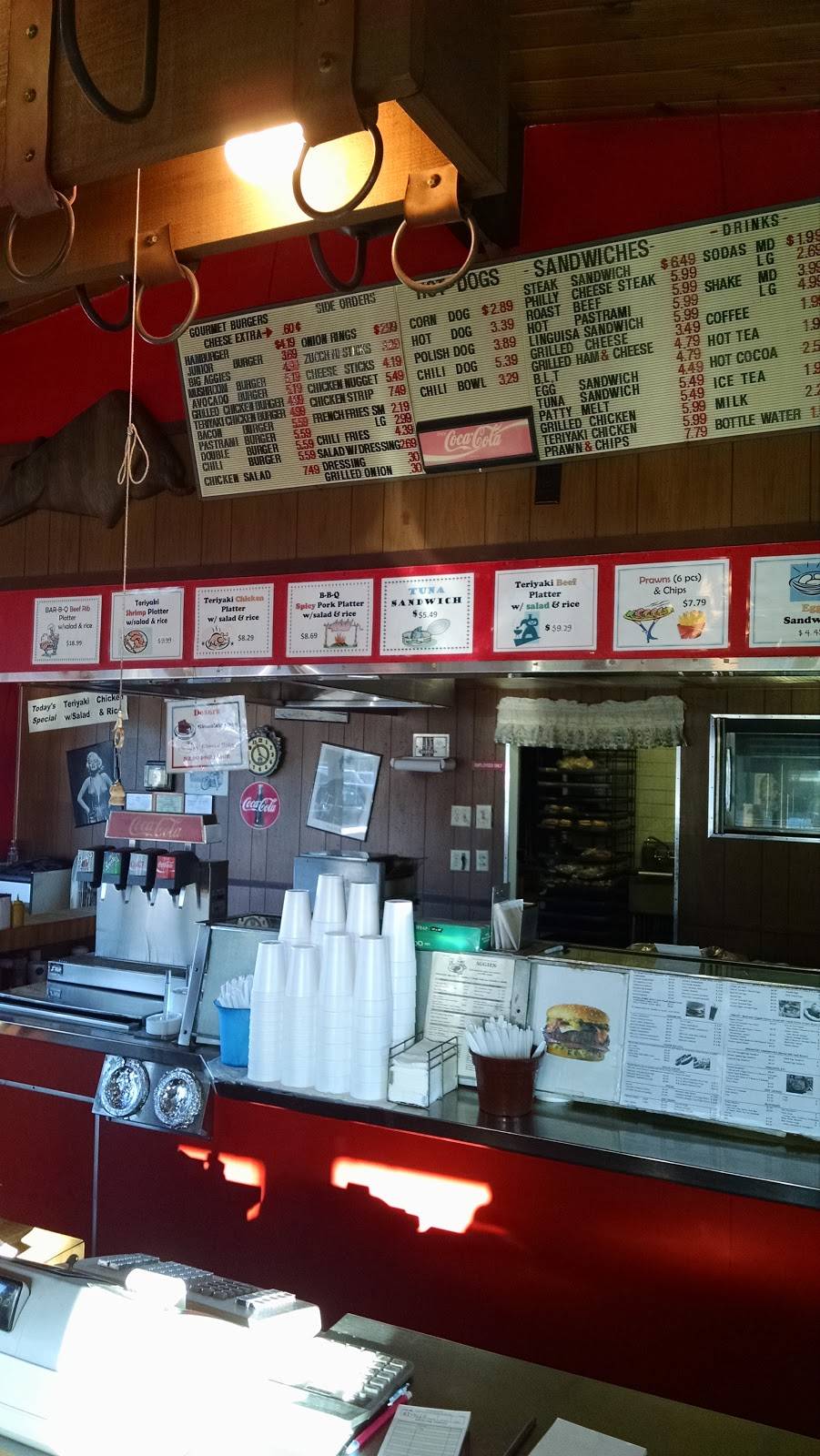 Aggies Hamburgers & Hot Dogs | restaurant | 19600 Hesperian Blvd, Hayward, CA 94541, USA | 5108879996 OR +1 510-887-9996