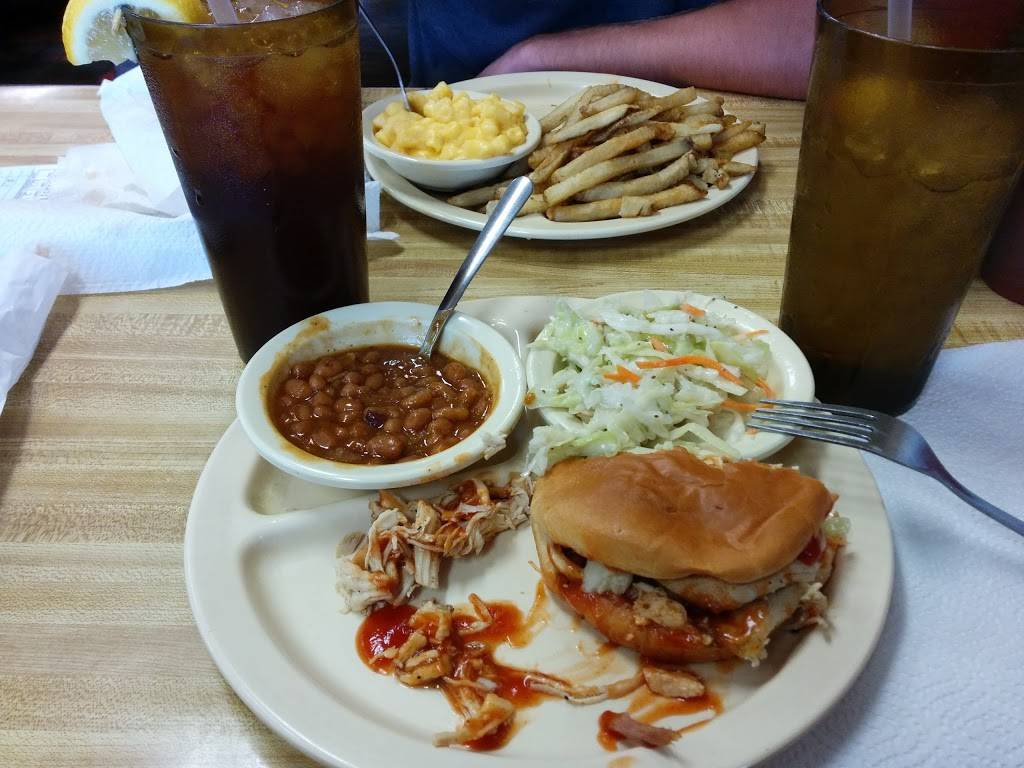 Golden Rule Bar-B-Q and Grill | restaurant | 2504 Crestwood Blvd, Birmingham, AL 35210, USA | 2059562678 OR +1 205-956-2678