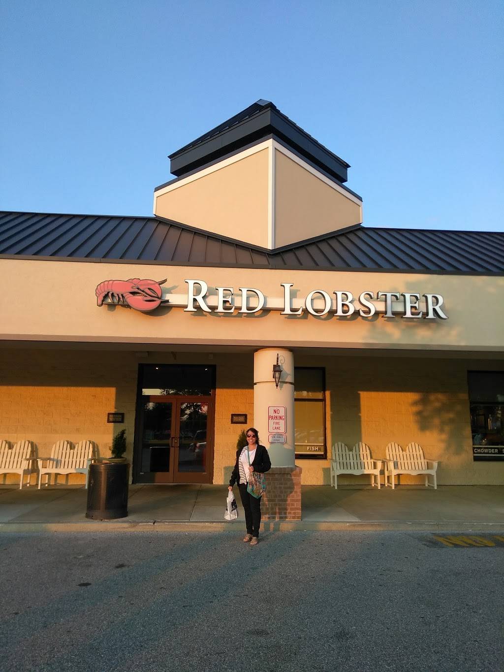 Red Lobster | restaurant | Co Shopping Center, 2555 E Market St, York, PA 17402, USA | 7177576624 OR +1 717-757-6624