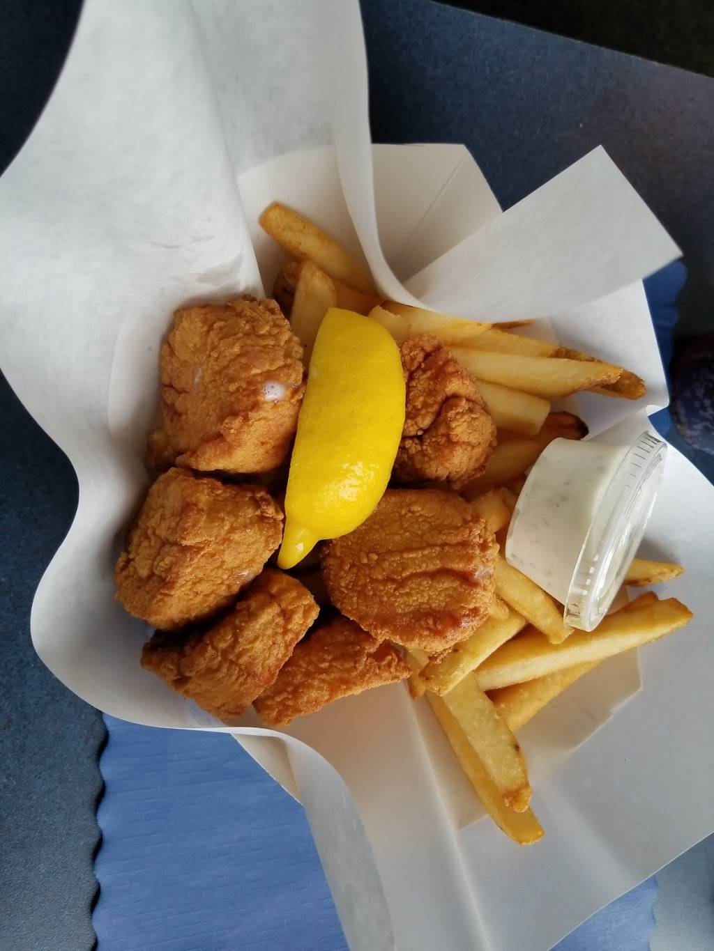 BGs Boat House Restaurant & Marina | restaurant | 191 Wentworth Rd, Portsmouth, NH 03801, USA | 6034311074 OR +1 603-431-1074