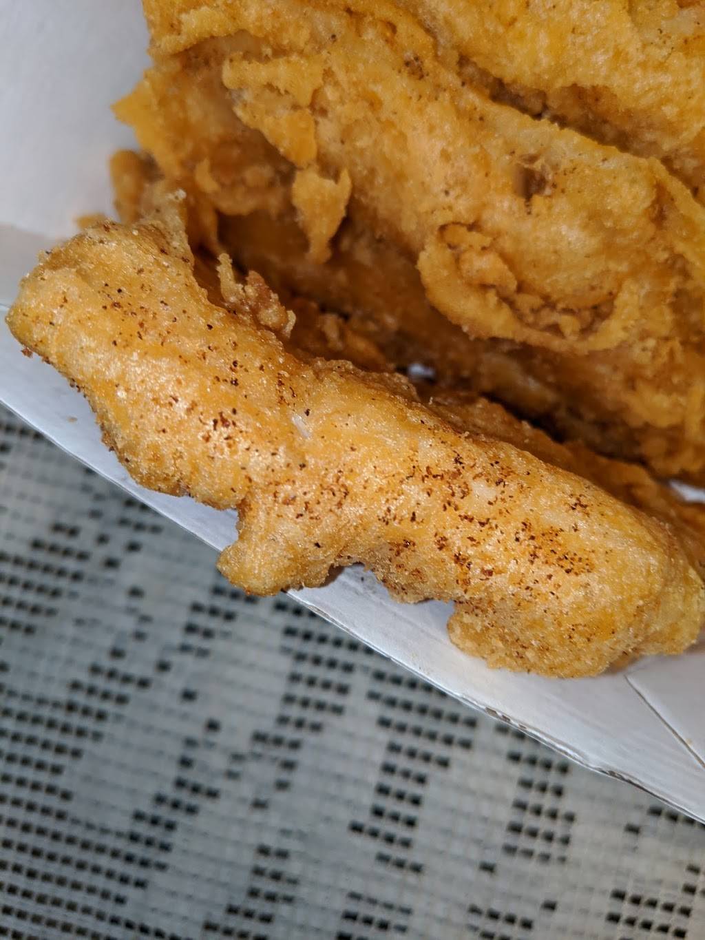 Long John Silvers | restaurant | 1104 N Yarbrough Dr, El Paso, TX 79925, USA | 9155931327 OR +1 915-593-1327