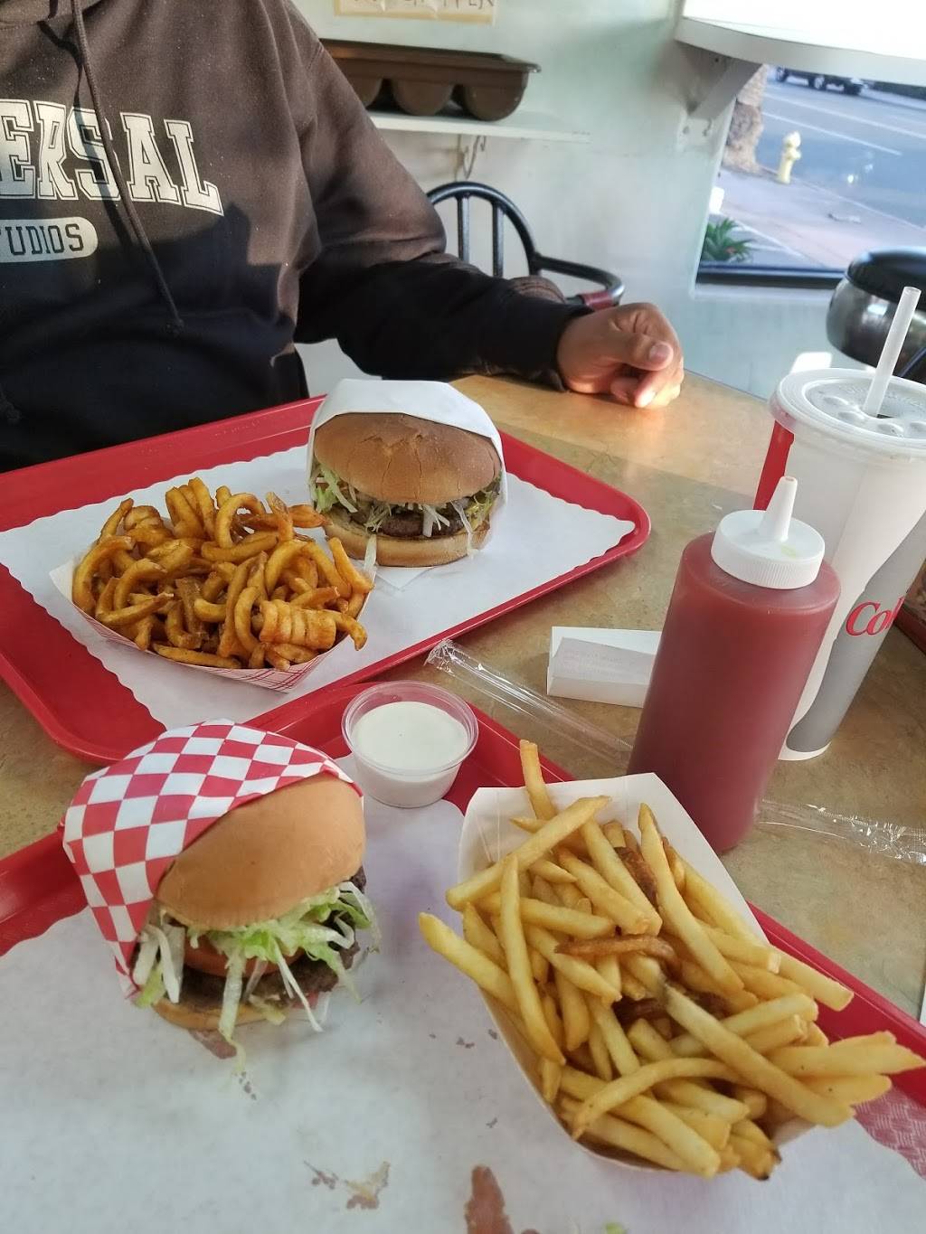 Biggies Burgers | restaurant | 1017 S El Camino Real, San Clemente, CA 92672, USA | 9494929182 OR +1 949-492-9182