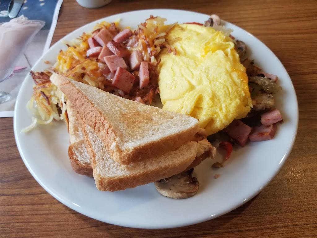 Dennys | restaurant | 7541 Washington Ave, Ocean Springs, MS 39564, USA | 2288759500 OR +1 228-875-9500