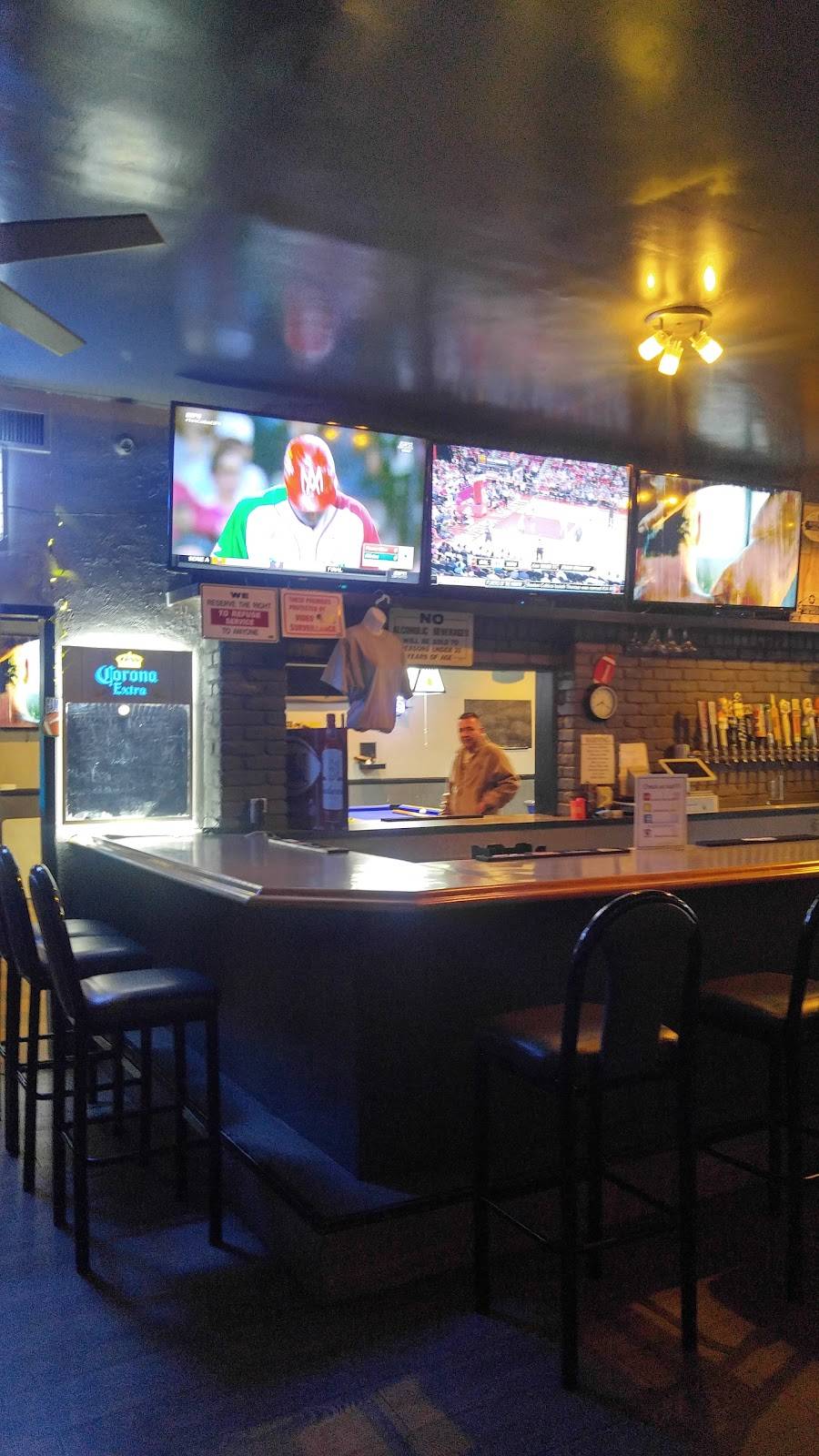 Coachs Corner Bar & Grill | restaurant | 13708 S Inglewood Ave, Hawthorne, CA 90250, USA | 4244564849 OR +1 424-456-4849