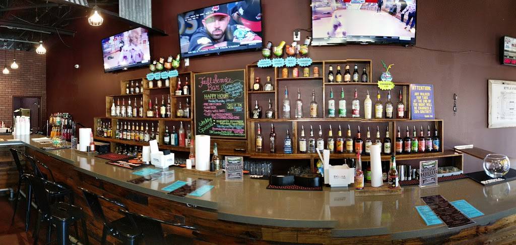 Fuzzys Taco Shop | restaurant | 1712 Southwest Pkwy #100, College Station, TX 77840, USA | 9797648226 OR +1 979-764-8226