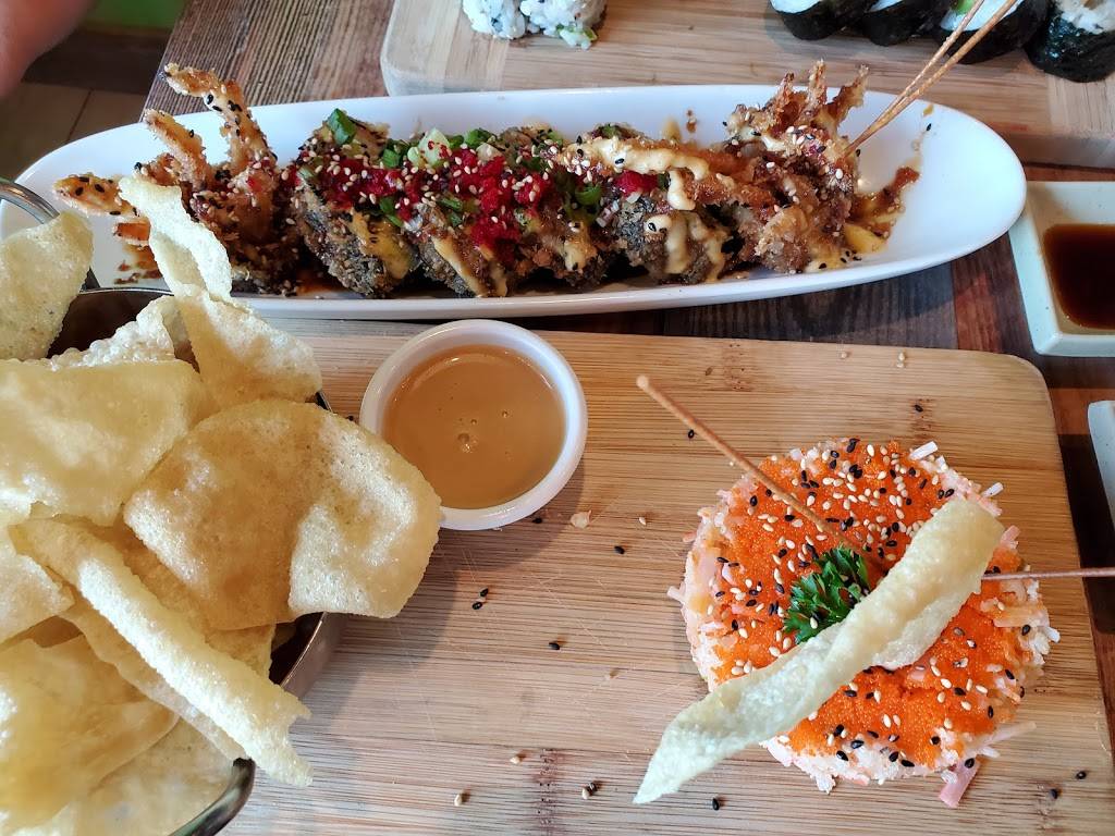 Lyna Sushi | restaurant | 219 Boulevard Maloney O, Gatineau, QC J8P 3V9, Canada | 8198930937 OR +1 819-893-0937