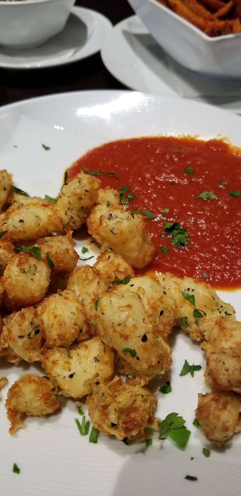 Glenview House | restaurant | 1843 Glenview Rd, Glenview, IL 60025, USA | 8477240692 OR +1 847-724-0692