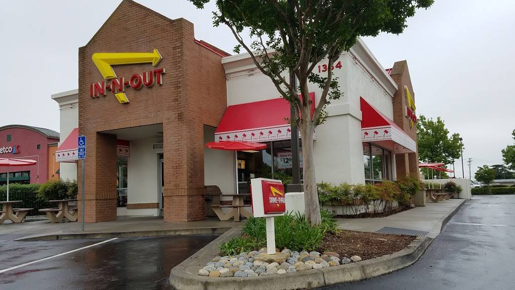 In-N-Out Burger | restaurant | 1364 Holiday Ln, Fairfield, CA 94534, USA | 8007861000 OR +1 800-786-1000