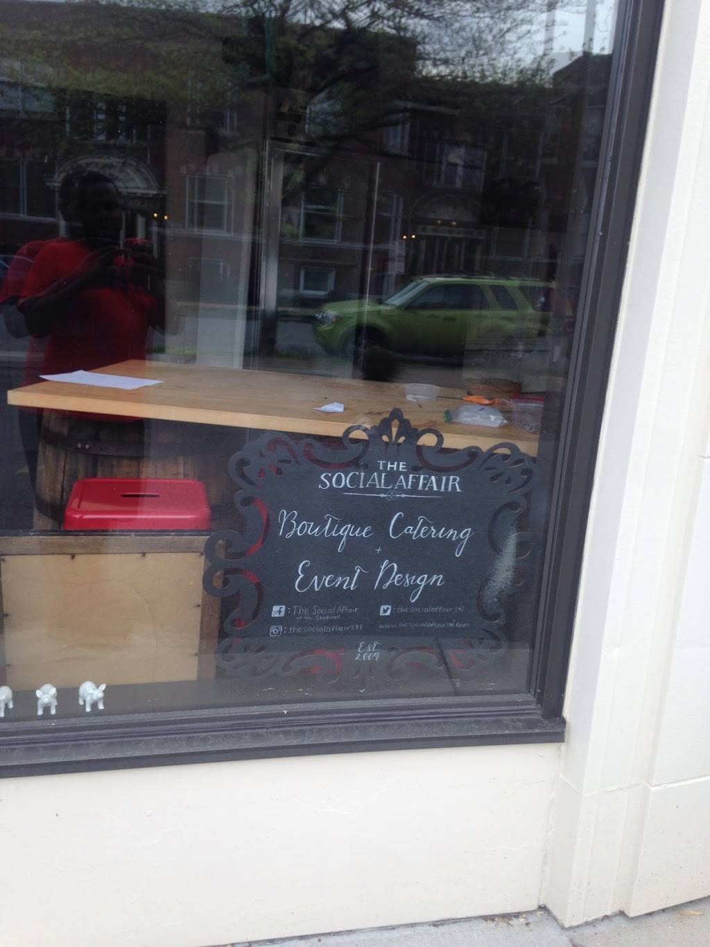 The Station | restaurant | 2232 Thurman Ave, St. Louis, MO 63110, USA | 3147355527 OR +1 314-735-5527