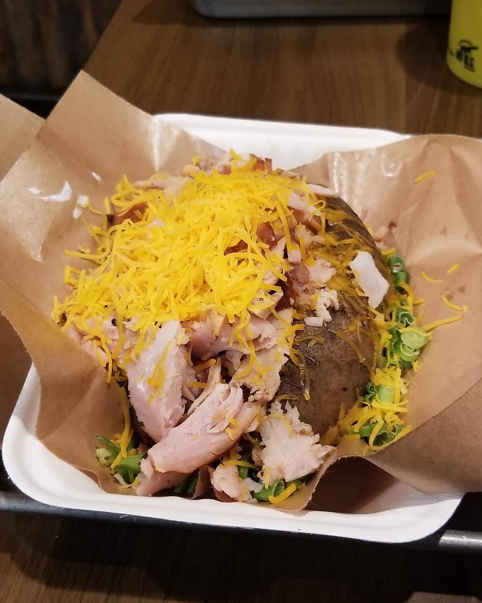 Dickeys Barbecue Pit | restaurant | 29273 Central Ave, Lake Elsinore, CA 92532, USA | 9512497977 OR +1 951-249-7977