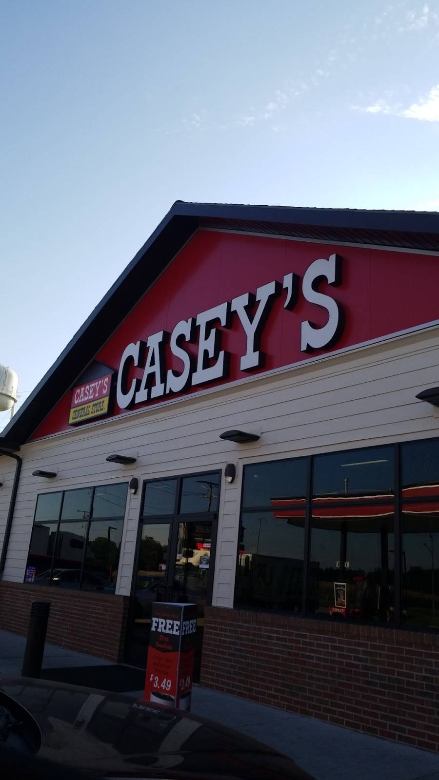 Caseys | restaurant | 725 N Main St, Geneva, IN 46740, USA | 2603687879 OR +1 260-368-7879