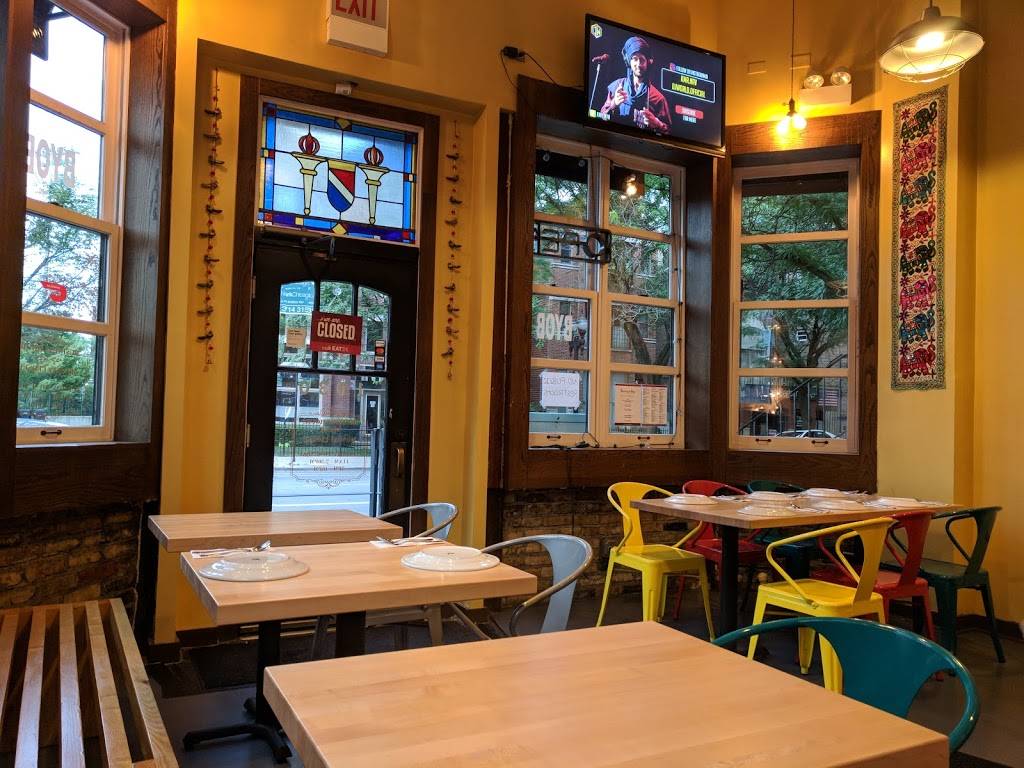 Curry On Fire indian Cuisine | restaurant | 1030 W Taylor St, Chicago, IL 60607, USA | 3126248888 OR +1 312-624-8888