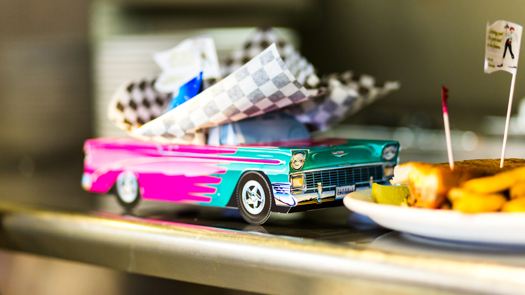 The Original Mels Diner | restaurant | 2885, 1730 Grass Valley Hwy, Auburn, CA 95603, USA | 5308236357 OR +1 530-823-6357