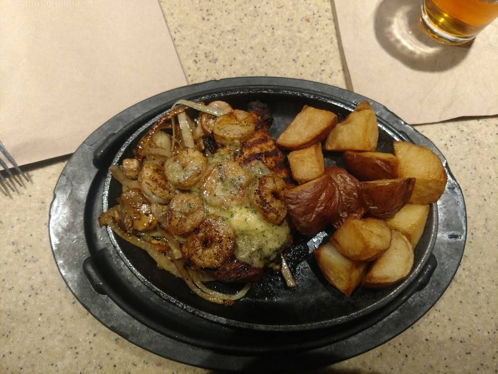 Applebees Grill + Bar | restaurant | 4301 Pennell Rd, Aston, PA 19014, USA | 6104853528 OR +1 610-485-3528