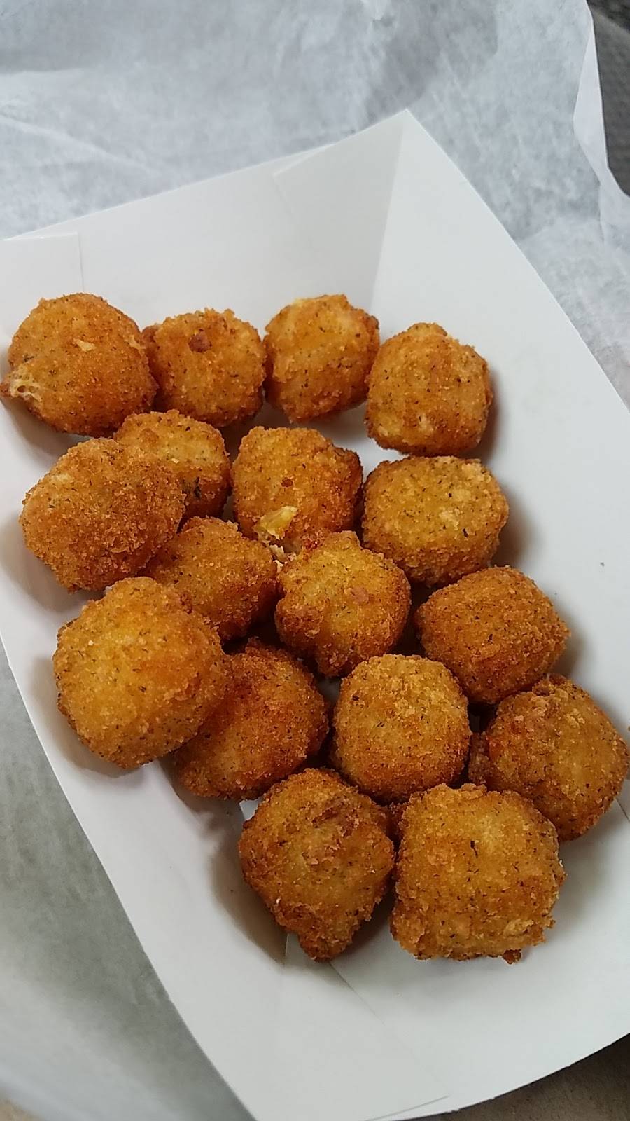 Kunkels Drive In | restaurant | 2402 Park Rd, Connersville, IN 47331, USA | 7658259211 OR +1 765-825-9211