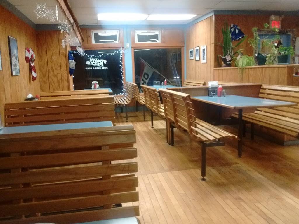 Town Pizza | restaurant | 44 Market St, North Berwick, ME 03906, USA | 2076768600 OR +1 207-676-8600