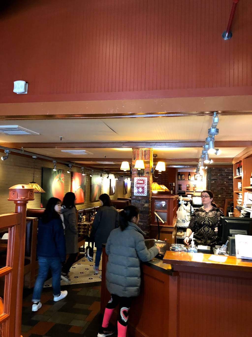 Uno Pizzeria & Grill | meal takeaway | 731 Boylston St, Boston, MA 02116, USA | 6172678554 OR +1 617-267-8554