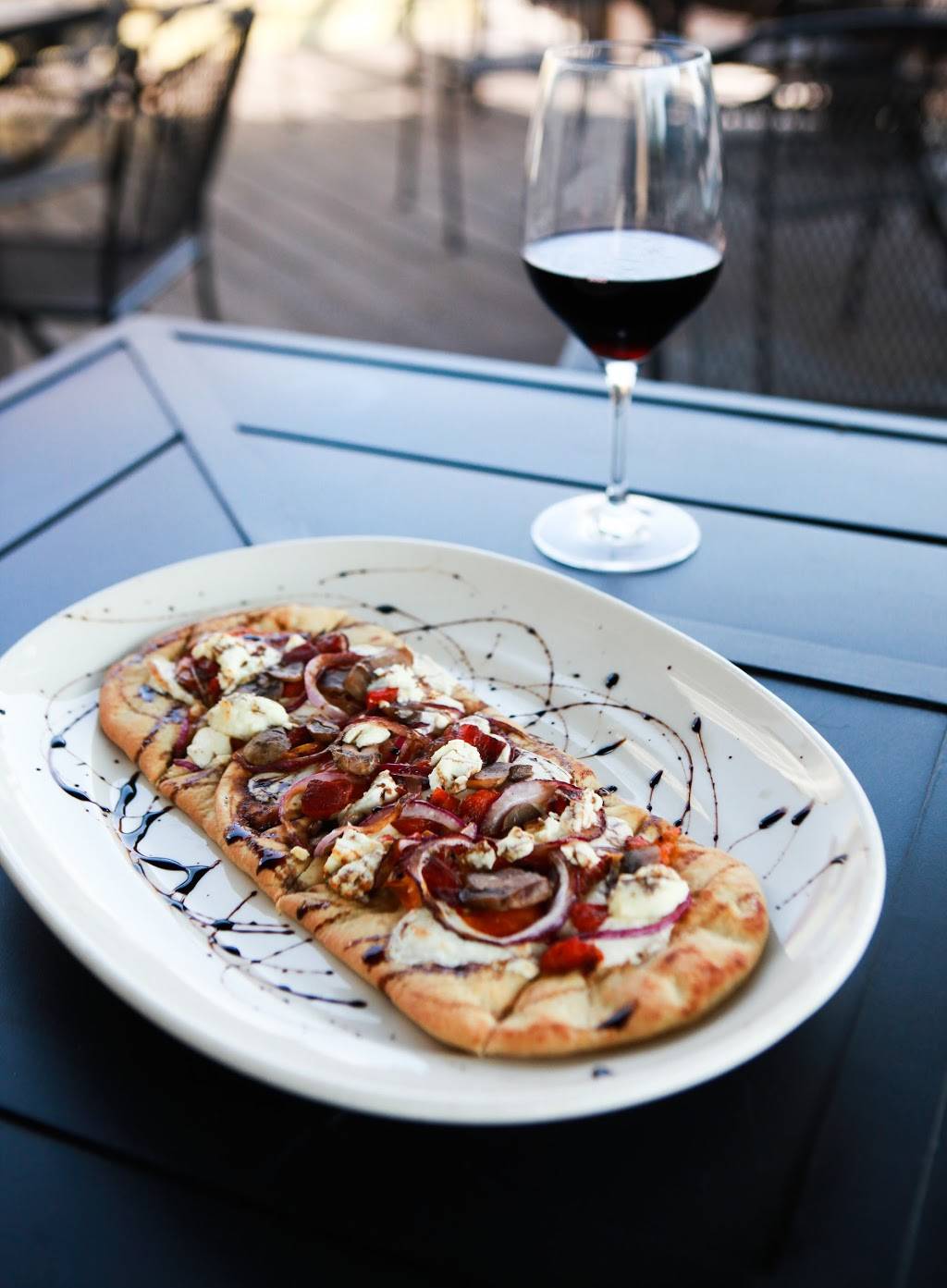 Wallys Grill & Drafthouse | restaurant | 837 SW Lemans Ln, Lees Summit, MO 64082, USA | 8165373451 OR +1 816-537-3451