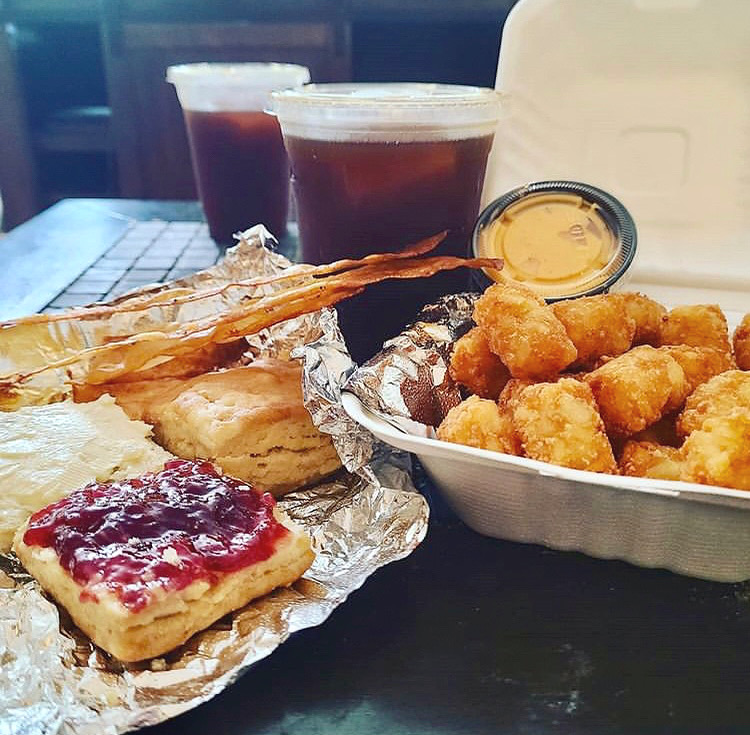 Friends and Family | restaurant | 1634 Aliceanna St, Baltimore, MD 21231, USA | 4436828243 OR +1 443-682-8243