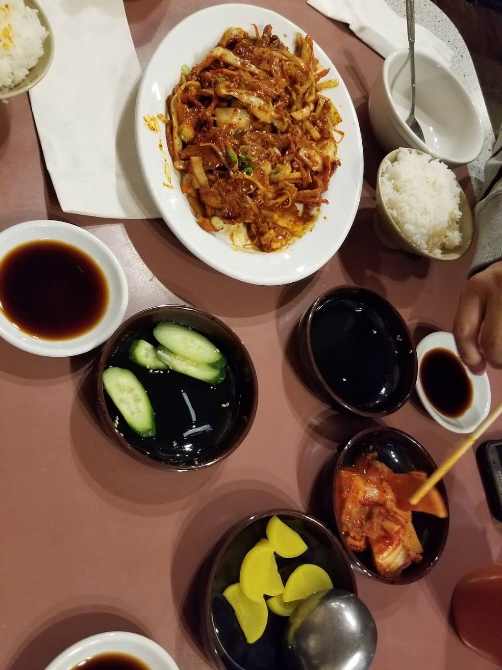 Kazoku Sushi | restaurant | 30 W Square Lake Rd, Troy, MI 48098, USA | 2488280090 OR +1 248-828-0090