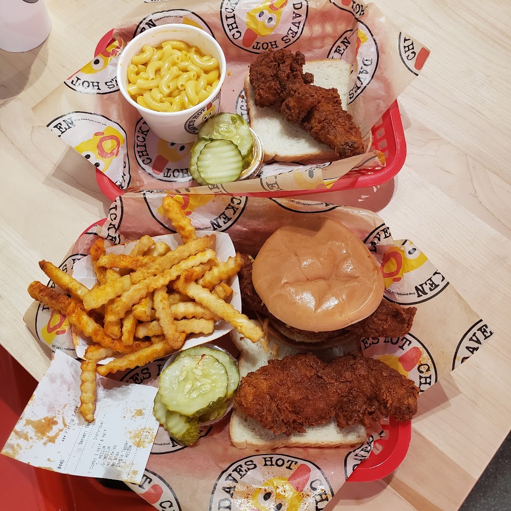Daves Hot Chicken | restaurant | 99 S Broadway, Denver, CO 80209, USA | 7203701499 OR +1 720-370-1499