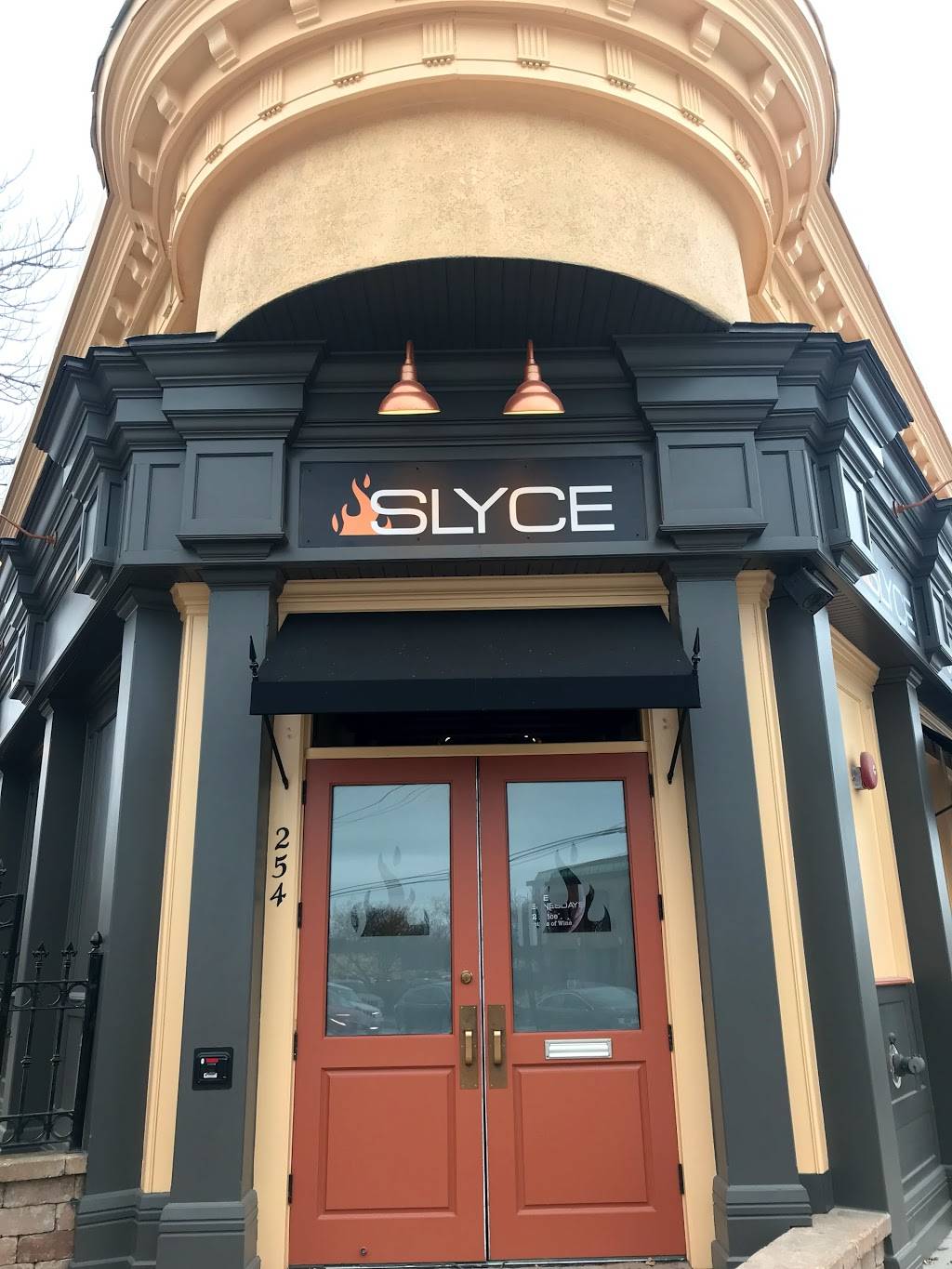 Slyce Coal Fired Pizza Company | restaurant | 254 Green Bay Rd, Highwood, IL 60040, USA | 8477804065 OR +1 847-780-4065