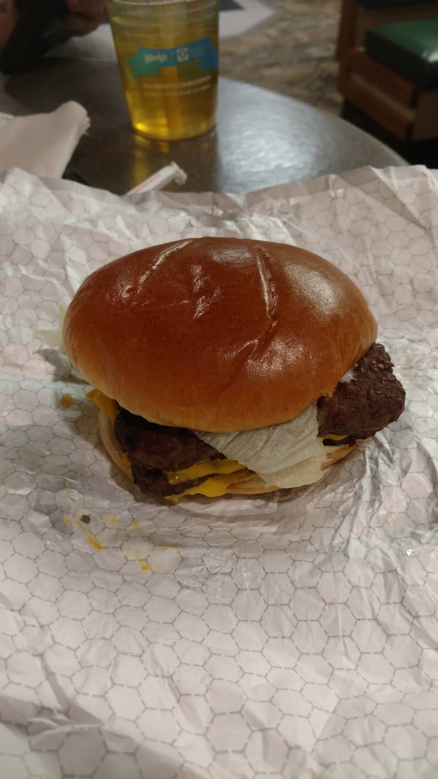 Wendys | restaurant | 250 Commonwealth Dr, Wytheville, VA 24382, USA | 2762288744 OR +1 276-228-8744