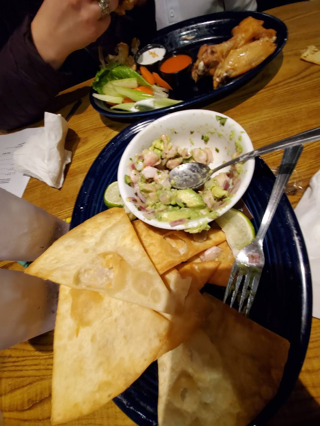 UpTrail Sports Bar & Grill | restaurant | 560 Silverthorne Ln, Silverthorne, CO 80498, USA | 9703930019 OR +1 970-393-0019