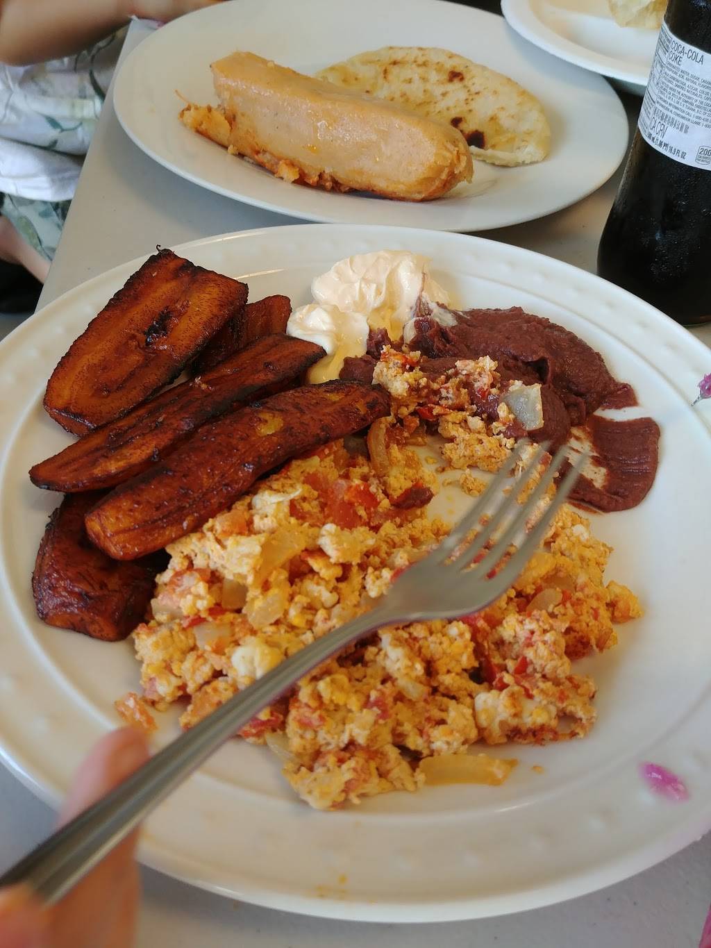 Panaderia y Pupuseria Los Cocos | restaurant | 4804 S Centinela Ave, Los Angeles, CA 90066, USA | 3106361043 OR +1 310-636-1043