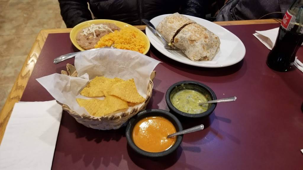 El Pulpo Loco Restaurant | restaurant | 6619 N Clark St, Chicago, IL 60626, USA | 7732742241 OR +1 773-274-2241