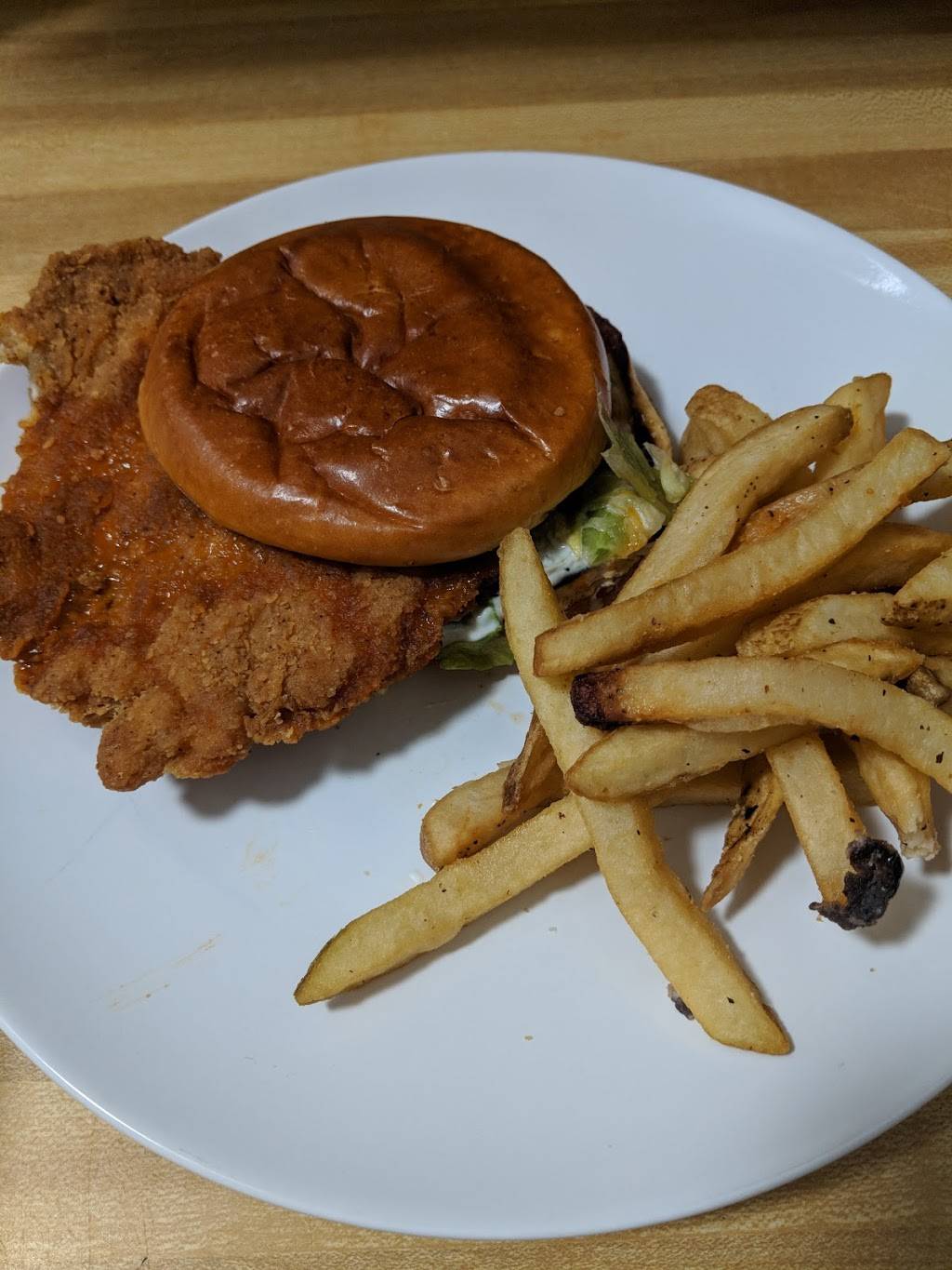 Chilis Grill & Bar | meal takeaway | 4131 S Tamiami Trail, Sarasota, FL 34231, USA | 9419227601 OR +1 941-922-7601