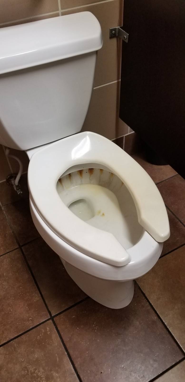 Dairy Queen Grill & Chill | restaurant | 909 Lincoln Way S, Ligonier, IN 46767, USA | 2608947578 OR +1 260-894-7578